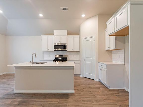 3rd image of 5317 Malpaso Creek Dr