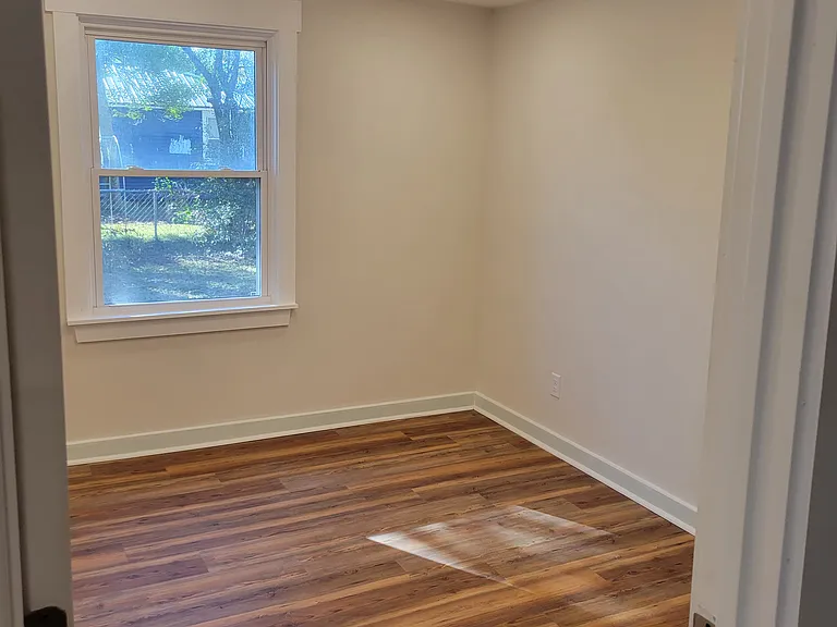 15 Montgomery Ave — Photo 13