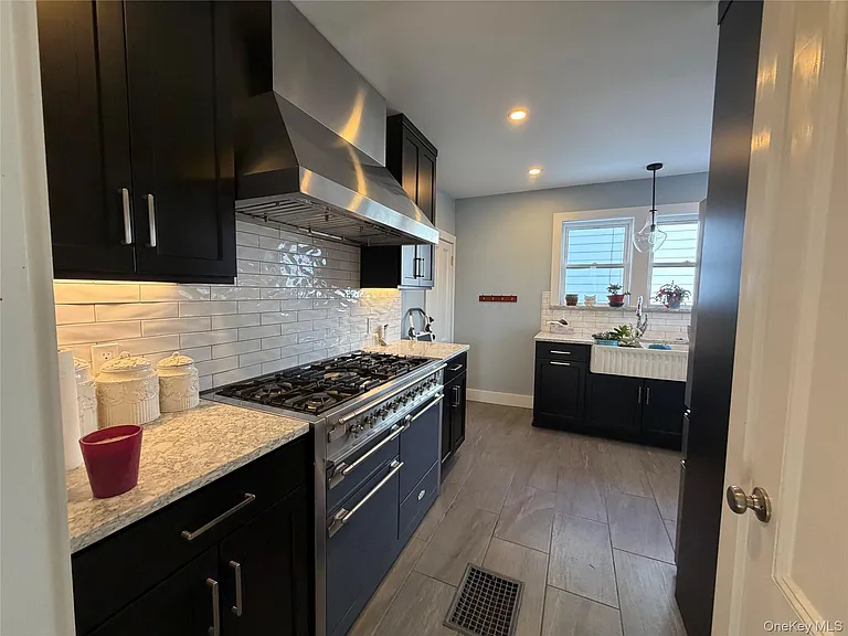 184 Highland Ave — Photo 10