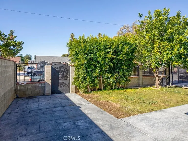 7446 Mammoth Ave — Photo 7