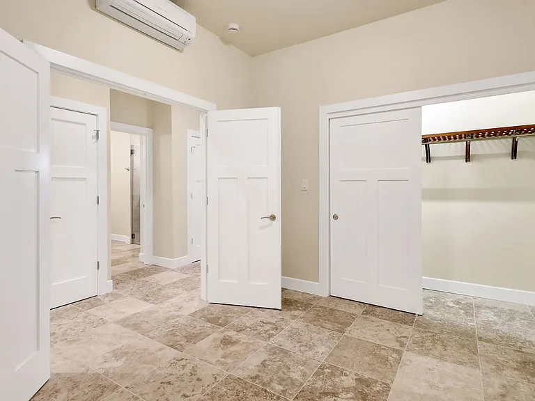 1203 W Holly St — Photo 26
