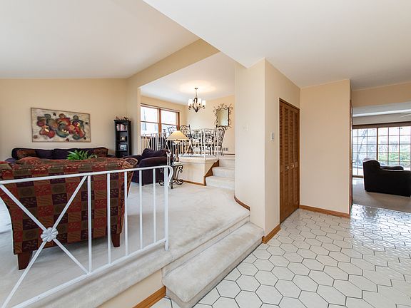 3rd image of 2311 N Drury Ln
