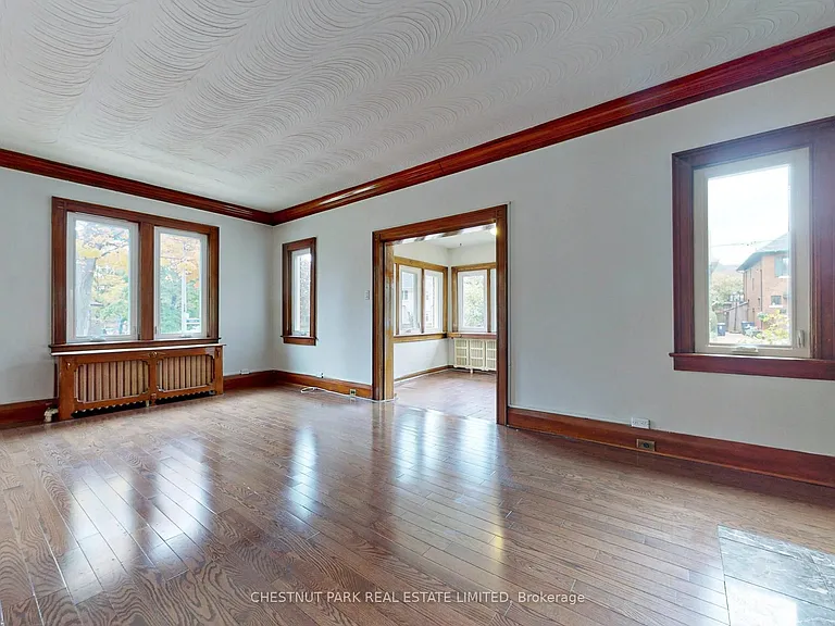 114 Colin Ave — Photo 4