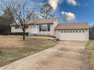 643 Highland Dr, Ballwin, MO 63011