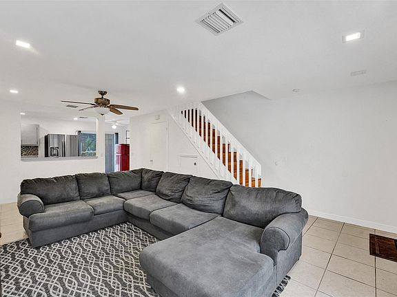 5th image of 7272 Woodmont Avenue