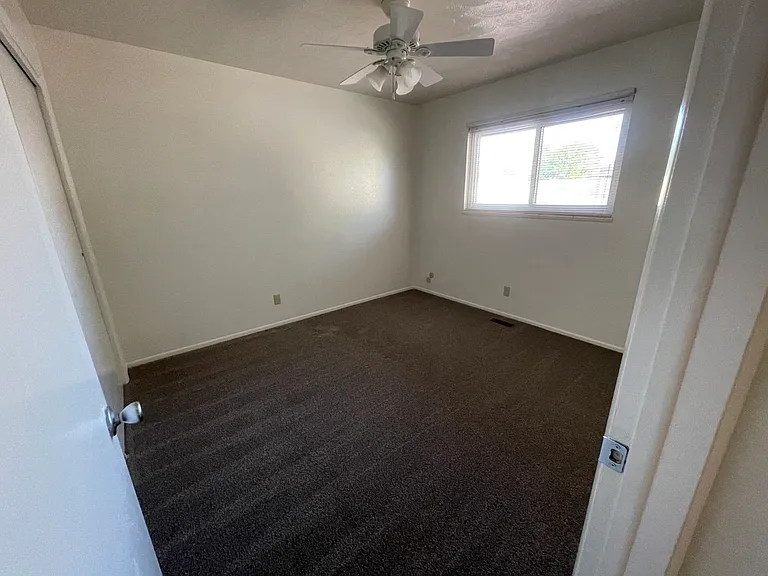 950 S Sweetwater Dr #950 — Photo 18
