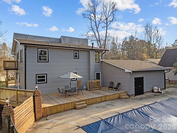 5th image of 94 Cumberland Ct SW