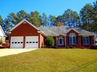 2046 Loganberry Dr, Fayetteville, NC 28304