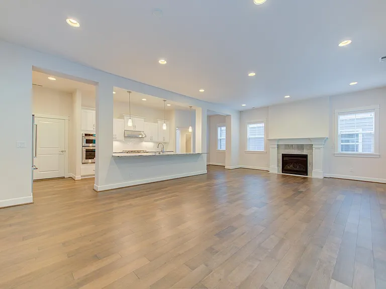 491 5th Ave NE — Photo 3
