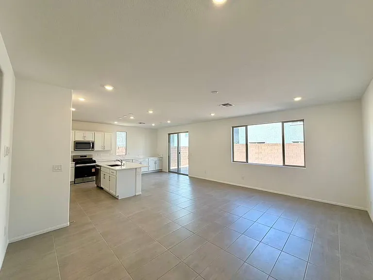 5956 Miller Ln — Photo 6