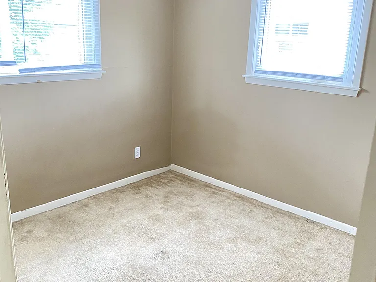 711 W Church St #4 — Photo 5