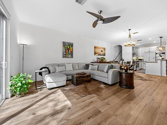3rd image of 1942 NE 32nd Street