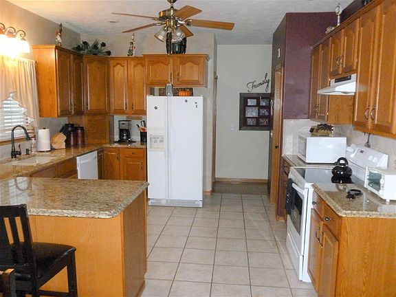 5th image of 4504 Country Club Ln