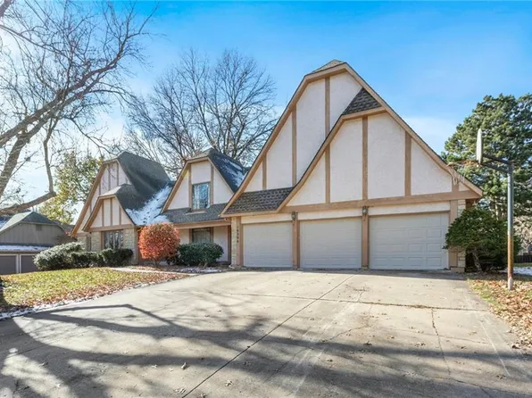 10206 Howe Dr, Leawood, KS 66206