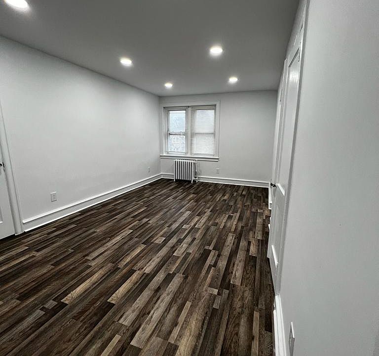 2nd image of 1123 Cobbs Creek Pkwy #102B