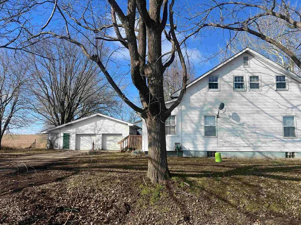 8282 N Afolkey Rd, Dakota, IL 61018