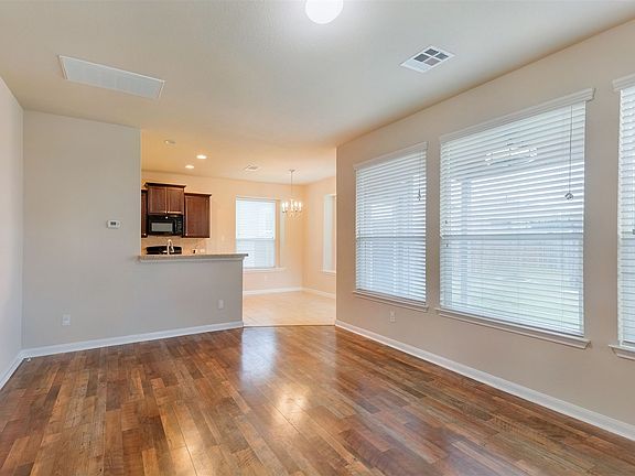5th image of 133 Linden Ln