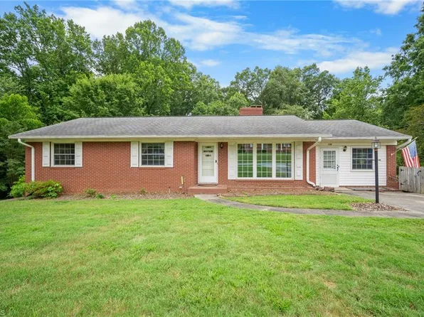 108 Jefferson St, Lexington, NC 27295