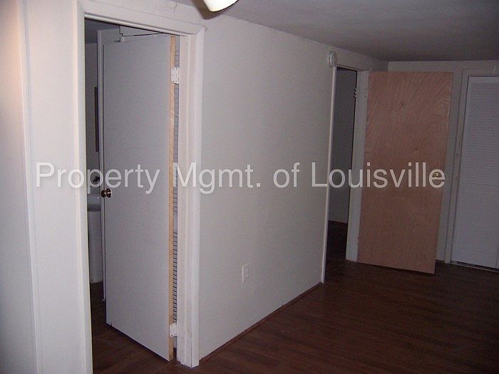 2nd image of 222 E Ormsby Ave