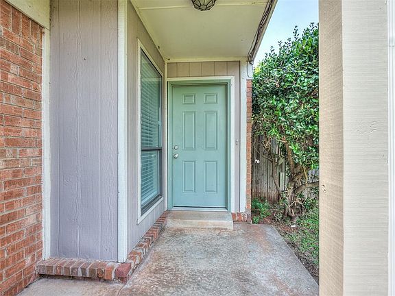 2nd image of 6101 NW Gaelic Glen Dr
