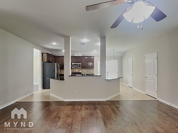 3rd image of 1020 Hidden Creek Dr