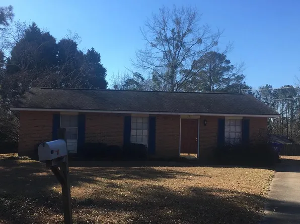 111 Elizabeth Ct, Troy, AL 36079