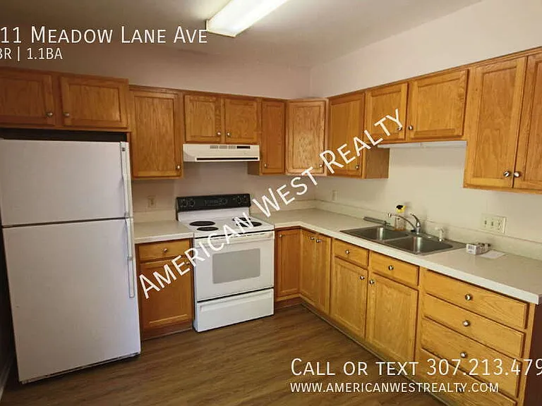 911 Meadow Lane Ave — Photo 4