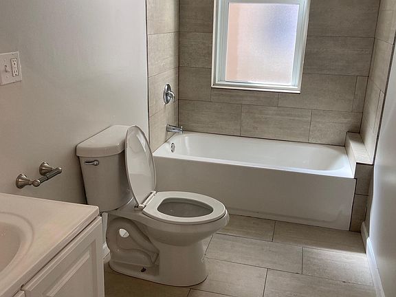 5th image of 4011 S Calumet Ave APT 2