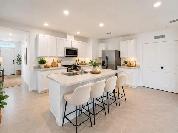2733 REDDISH EGRET BEND, HARMONY, FL 34773