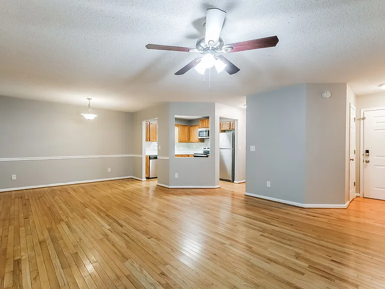426 Ivy Crest Dr — Photo 5