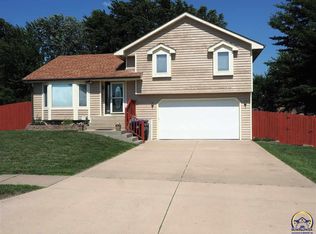 3808 SW Mission Cir, Topeka, KS 66610
