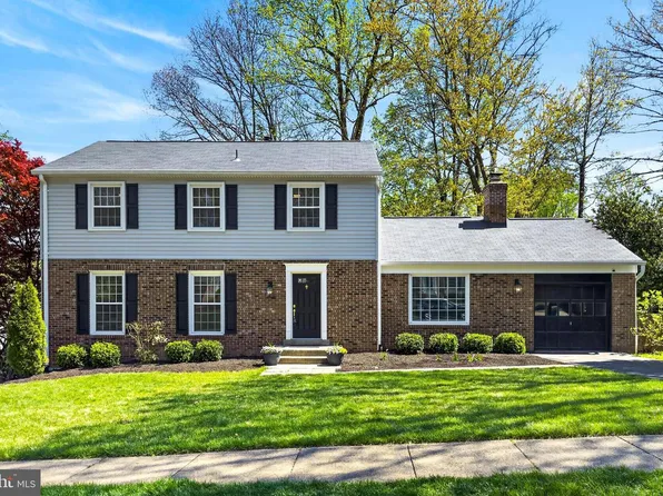 4915 King Solomon Dr, Annandale, VA 22003