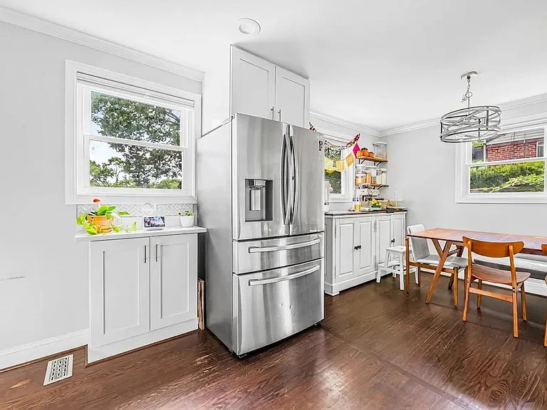 4610 Coachway Dr — Photo 8