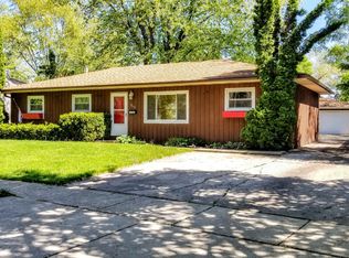 315 Greenbrier Ln, Vernon Hills, IL