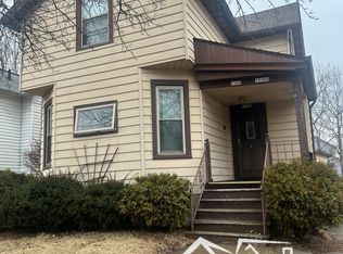 1008 Waugoo Ave #A, Oshkosh, WI 54901