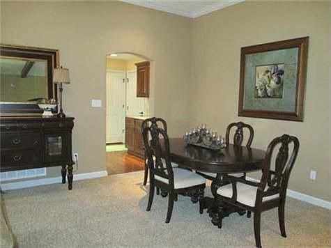 3rd image of 76 Continental Dr