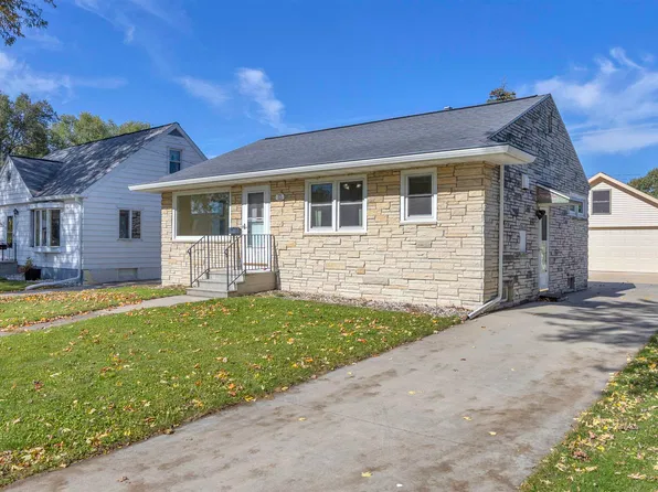 371 17th St, Fond Du Lac, WI 54935