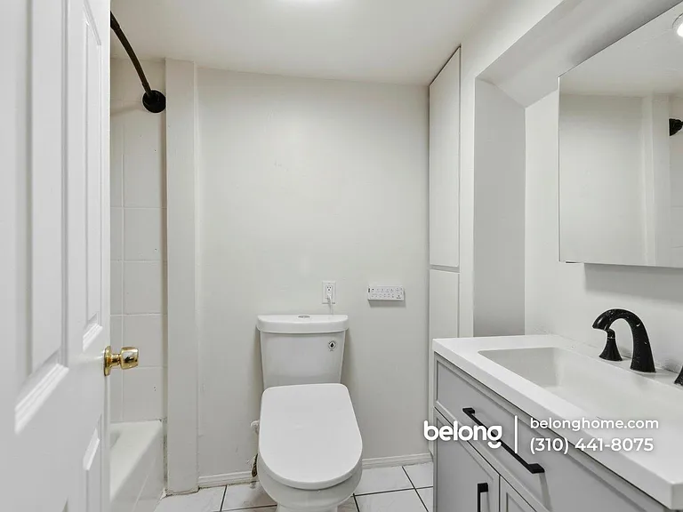 1410 Fedora St — Photo 8