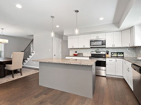 2nd image of 15463 Duxbury Way