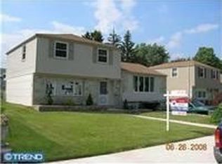 11620 Stevens Rd, Philadelphia, PA 19116