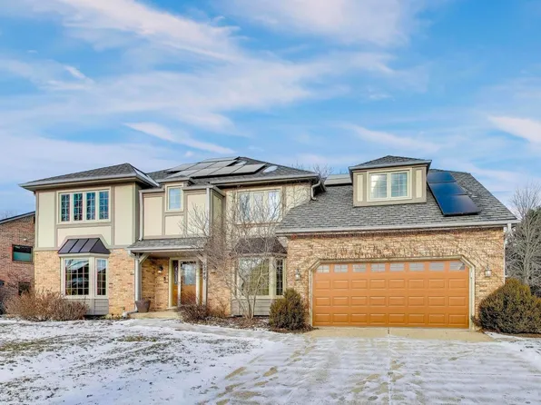 6240 Sleepy Hollow Ln, Lisle, IL 60532