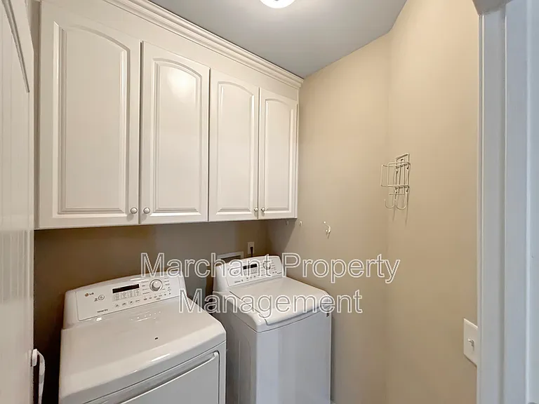 32 Governors Lake Way — Photo 34