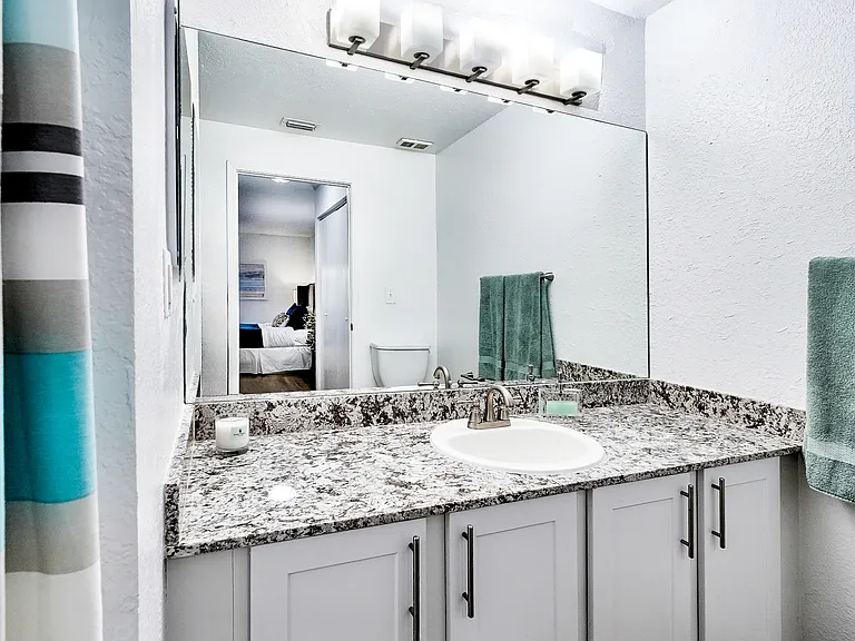 Emerald Palms Apartment Homes — Photo 20