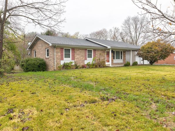 67 1st St, Clay City, KY 40312