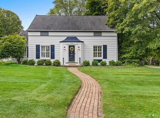 225 W Mission Rd, Green Bay, WI 54301