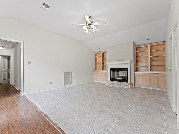 3rd image of 249 Oak Hill Dr