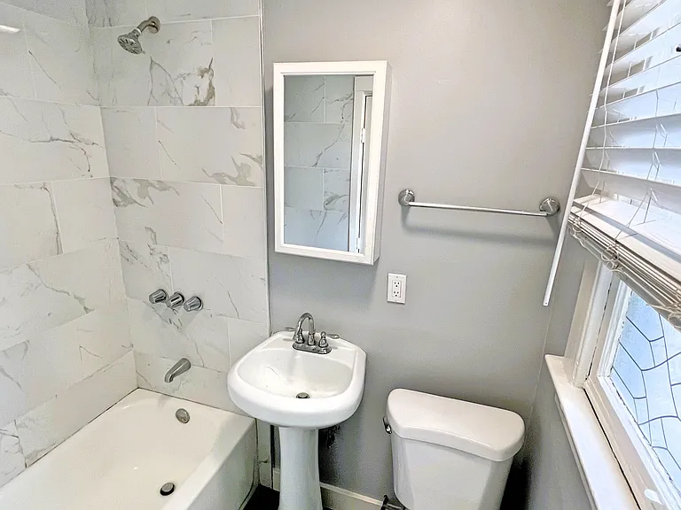 1137 Hoffman Ave #10 — Photo 7