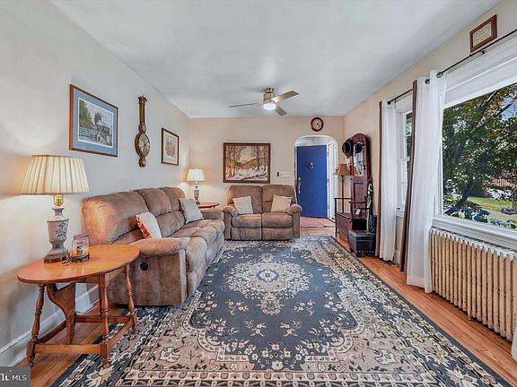 3rd image of 100 Maple Ave