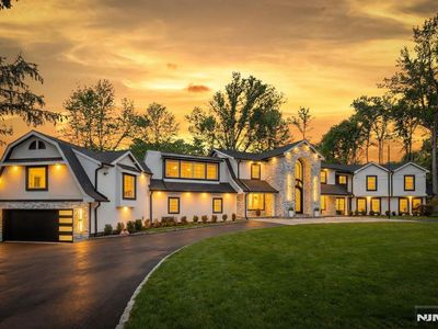 27 Applewood Dr, Upper Saddle River, NJ, 07458