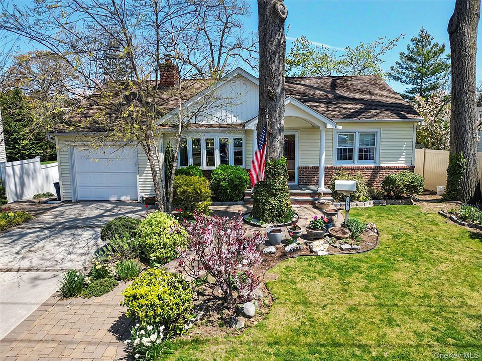 1st image of 50 Little Whaleneck Road